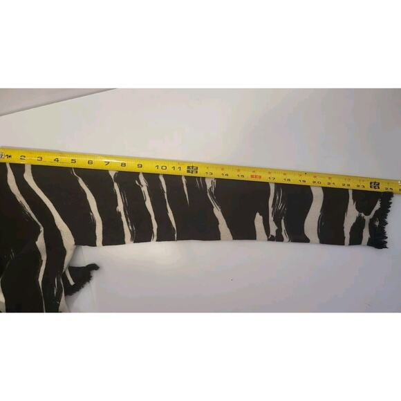 Mainbocher Womens Cashmere Sweater Black White Zebra Print Fringe Detail Medium - Picture 7 of 7